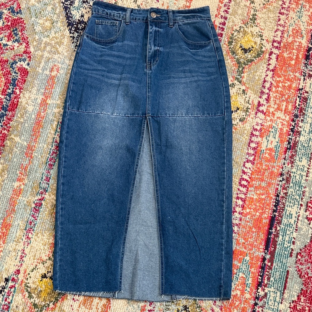 Elegant Blue Denim Skirt